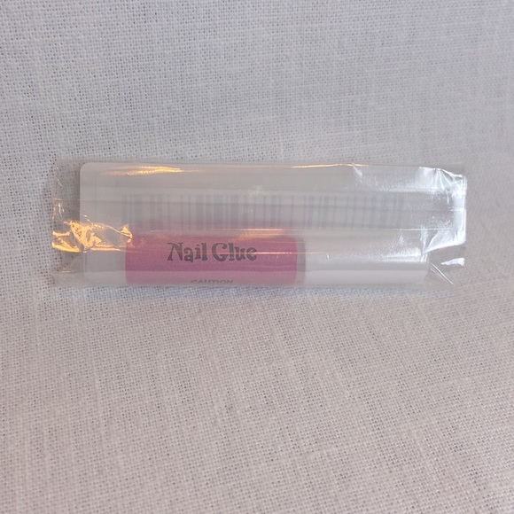 Press On Nails 24 Pc. Set Short Natural Square French Tip Style - Picture 4 of 4